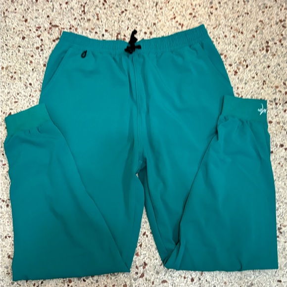 Millennials in medicine Mims  scrub set medium teal - Picture 12 of 16